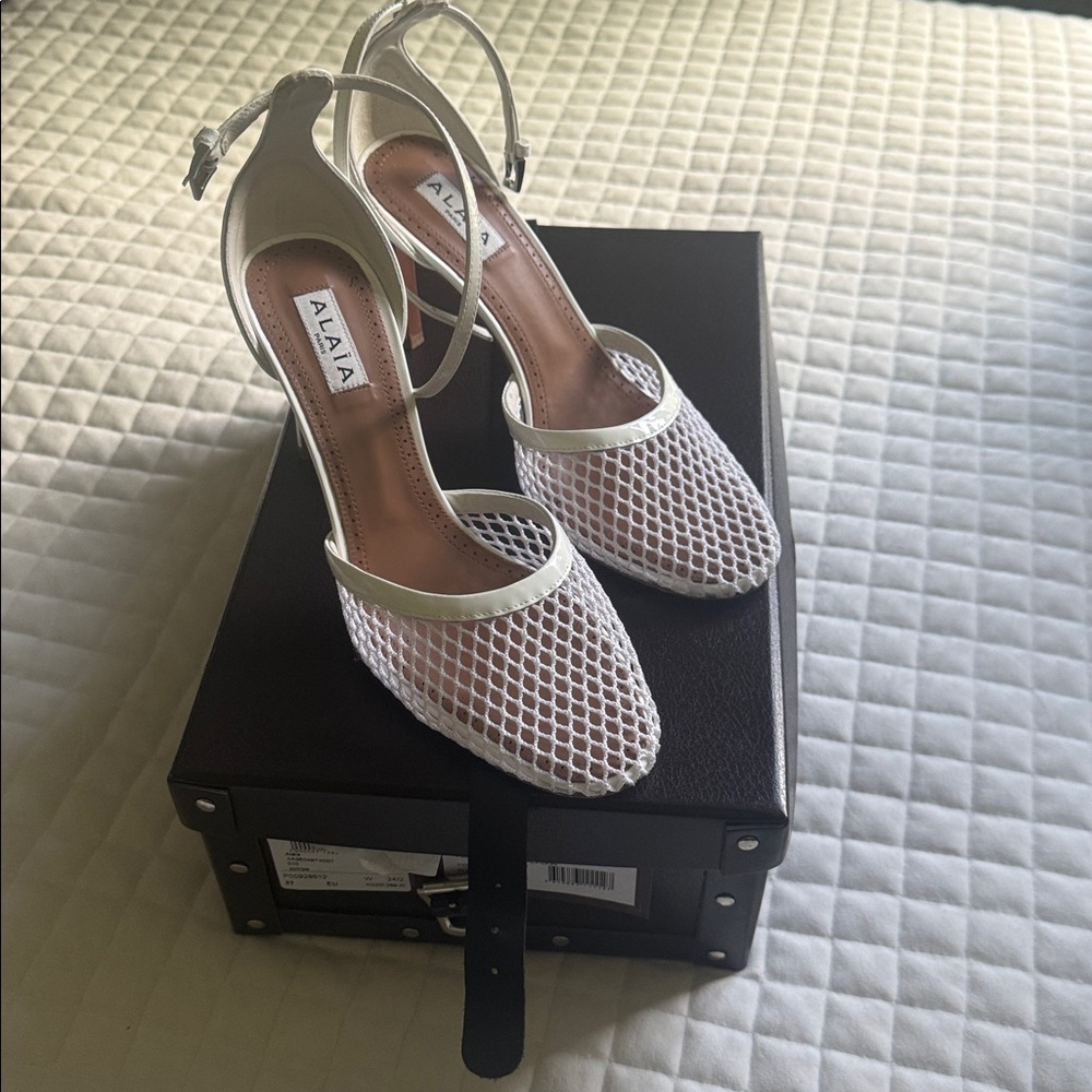 Alaïa White Mesh Heels 37/7